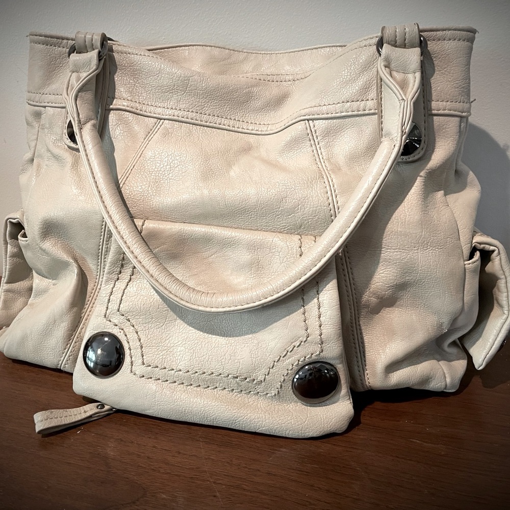 Ivory comfortable cute tote with lots of pockets